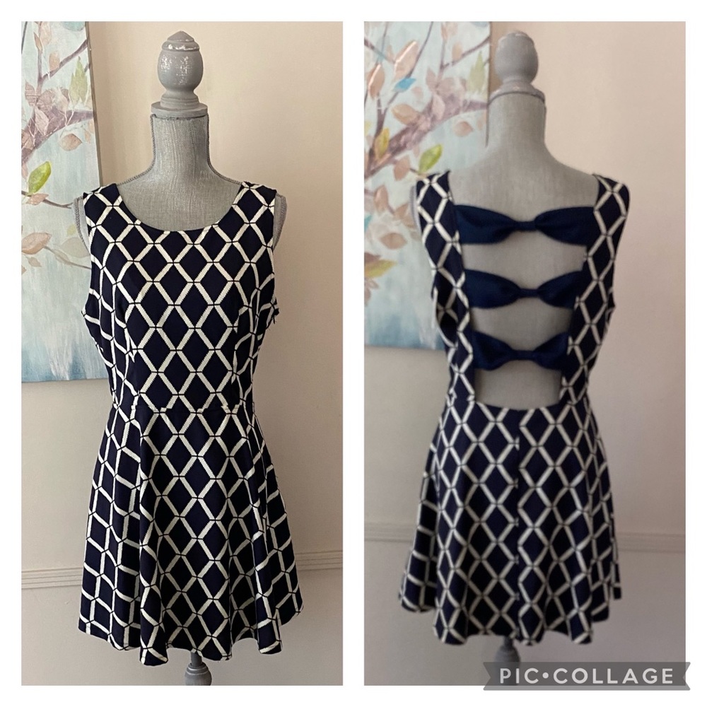 BLU PEPPER 💙NAVY BLUE & CREAM🤍 SLEEVELESS DRESS SIZE LARGE 🌟NWT🌟